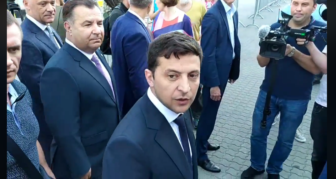 Зеленскому задали неудобный вопрос в Одессе прямо перед камерой: президент ответил резко - видео