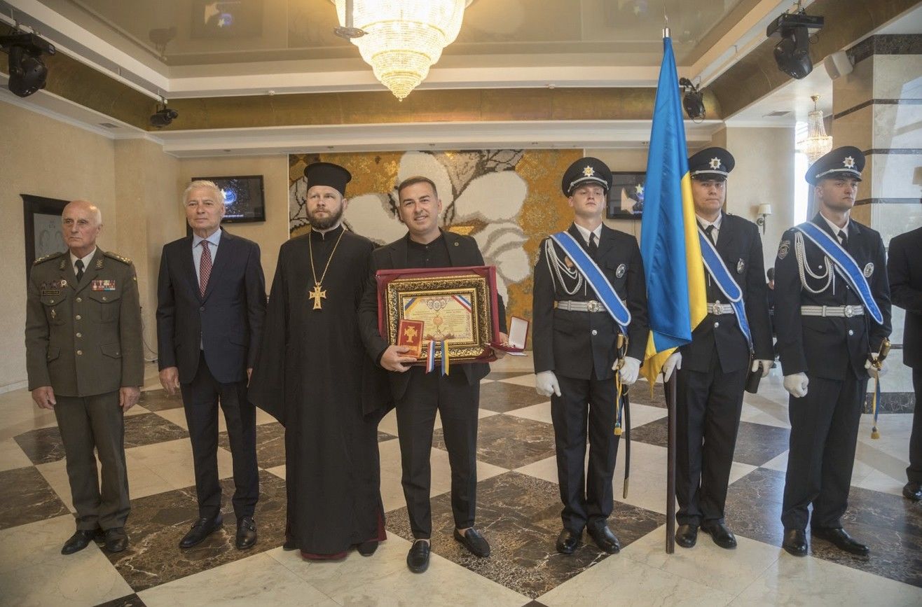 “Королева Анна” для маестро: композитор Олег Кирилков отримав україно-французький орден