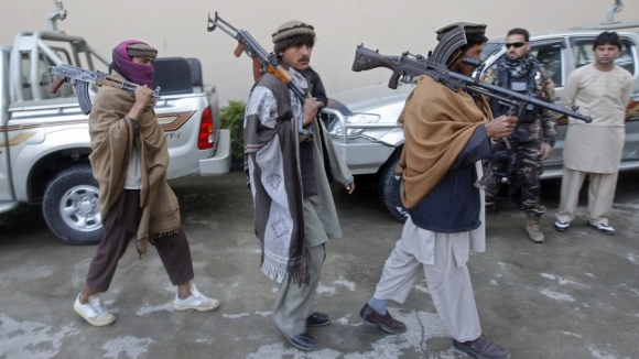 Три сотни талибов сложили оружие и перешли на сторону правительства Афганистана