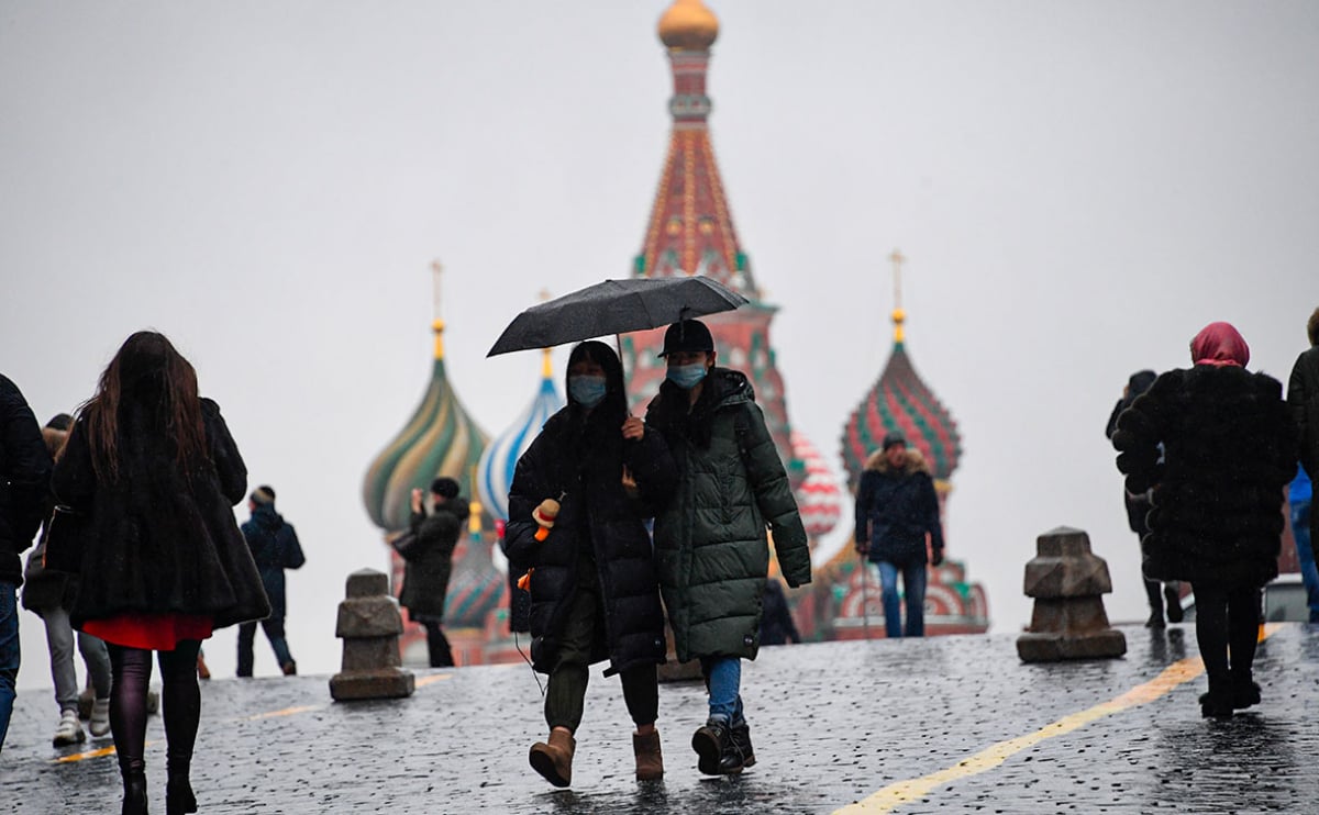 Москва изолируется: вводится всеобщий карантин с запретом покидать дома, напряжение растет