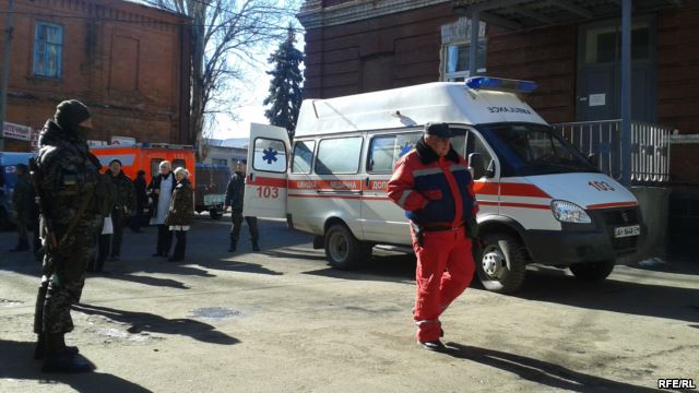 СМИ: в больнице Артемовска находится больше 100 раненых в Дебальцево