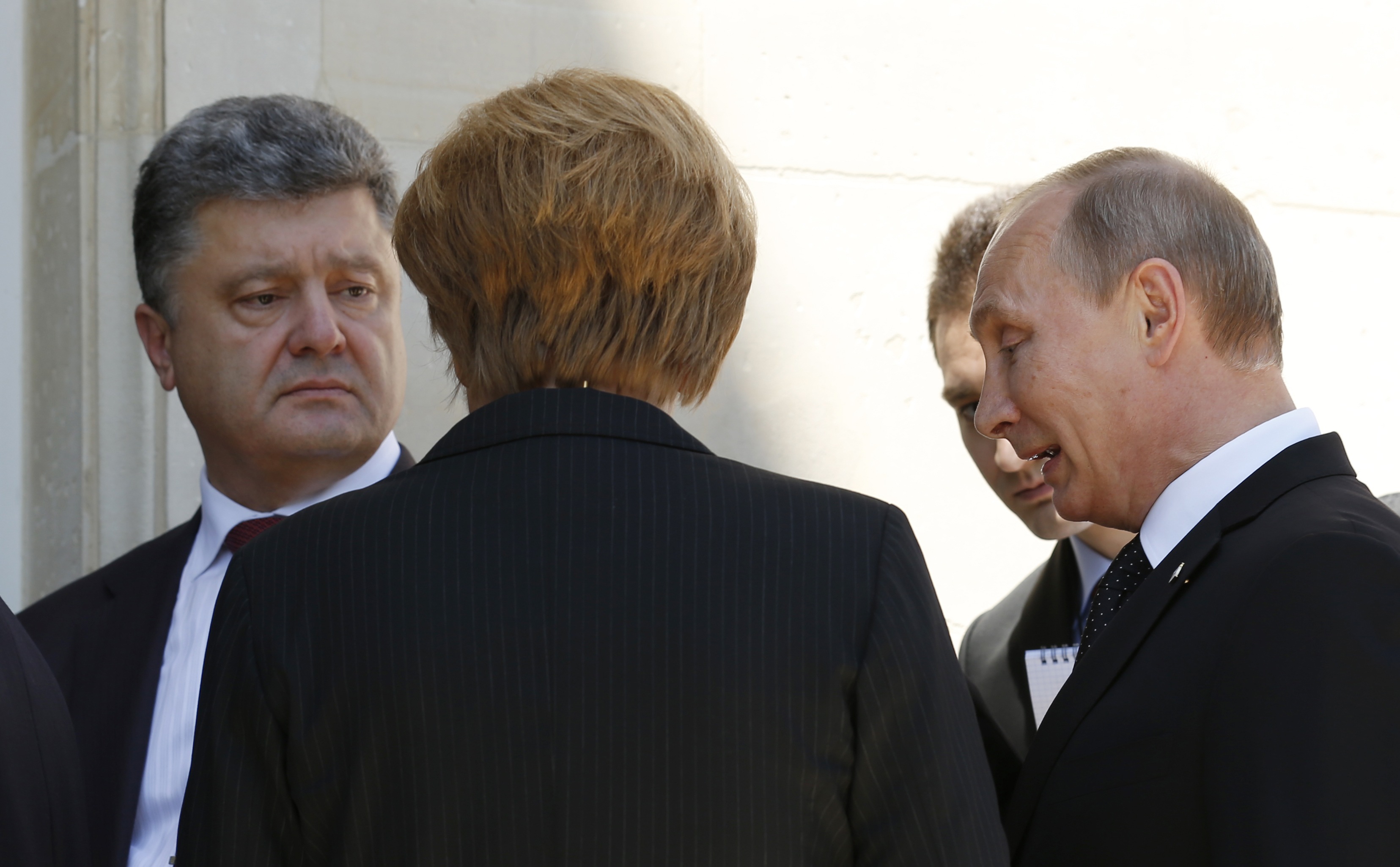 Сегодня Порошенко, Меркель, Олланд и Путин вновь обсудят конфликт в Украине