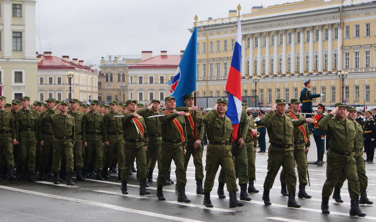 В Донецк «на практику» приехали курсанты питерской военной академии, - волонтер