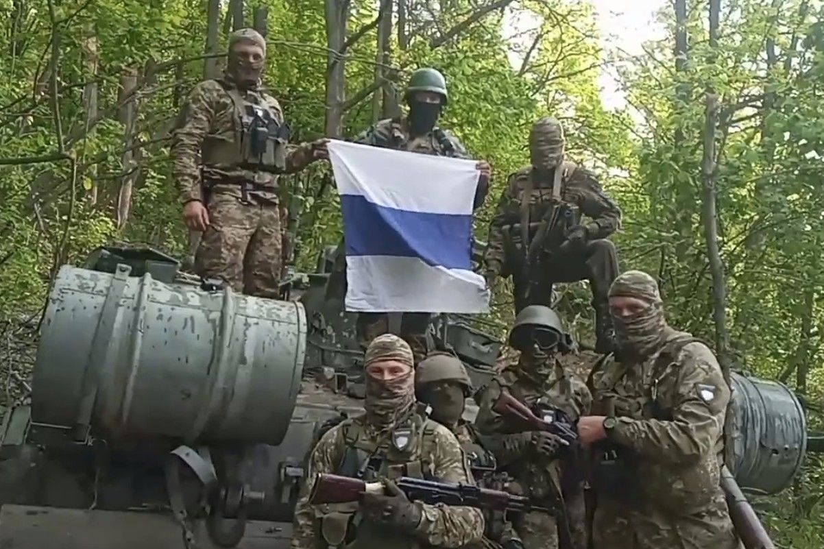 Легион "Свобода России" затрофеил танк оккупантов и передал "привет" Путину