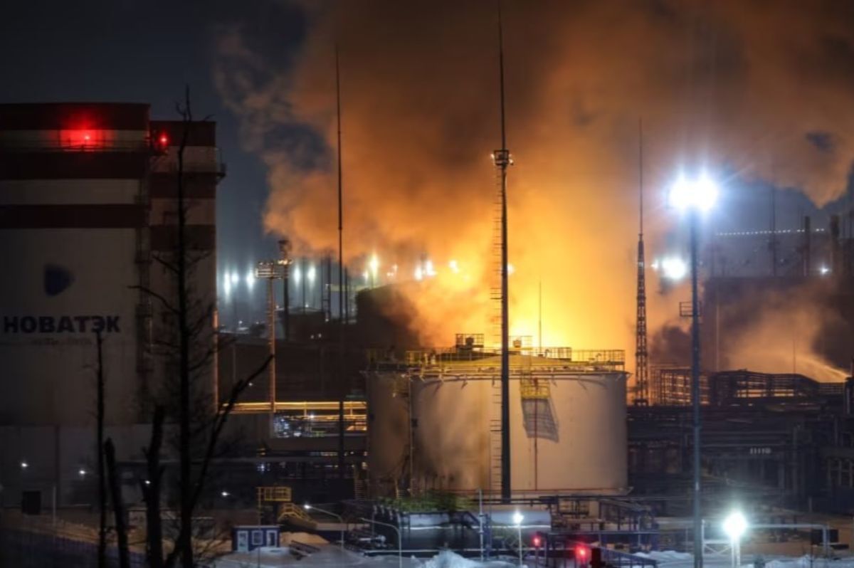 Усть-Луга снова под ударами: ночью дроны третий раз навестили порт РФ на Балтике