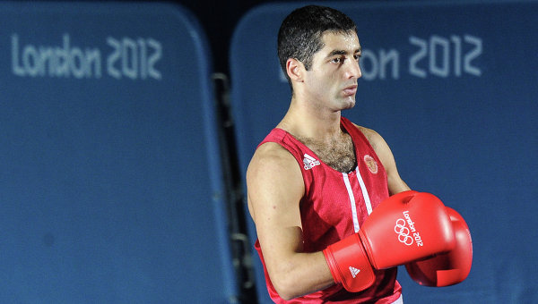 Из-за положительной пробы на допинг российский боксер Миша Алоян лишился серебряной медали