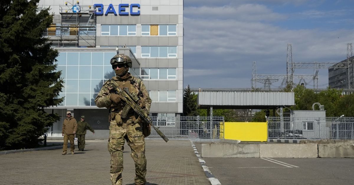 Оккупанты превратили Запорожскую АЭС в собственную военную базу – подробности от ГУР