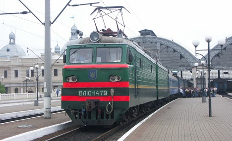 Гудок поддержки: украинские железнодорожники присоединились к акции в поддержку Савченко