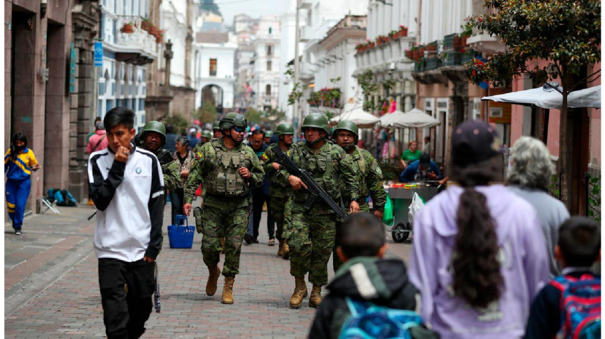 ​Беспорядки, насилие и захват тюрем: президент Эквадора Даниэль Нобоа объявил войну наркокартелям