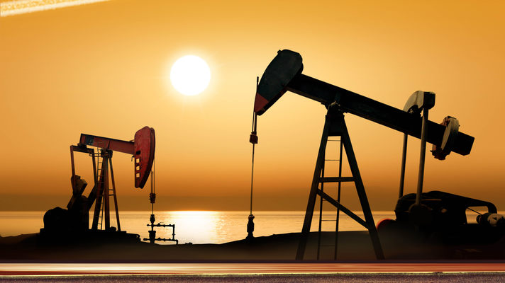 В последний день года цена на нефть продолжила интенсивно падать