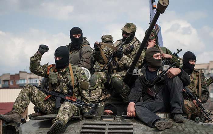 Российско-оккупационные войска совершили 48 мощных атак на Донбассе, жертвами которых стали двое воинов ВС Украины 