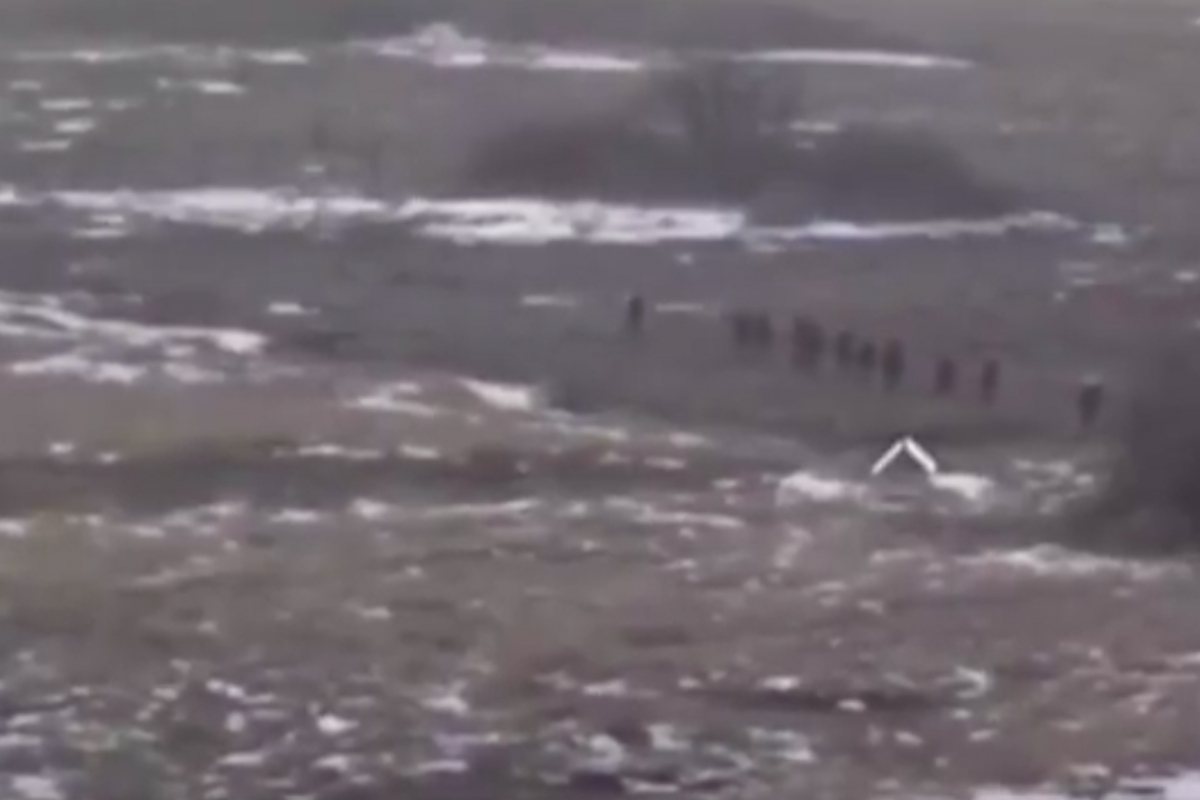 ​"Как на параде", - появилось новое видео, как боевики проникают на позицию ВСУ под Золотым 18 февраля