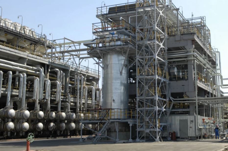 Дроны повторно атаковали Новокуйбышевский НПЗ в РФ – опубликовано видео ударов 