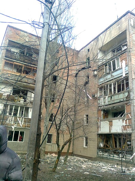 Обстрел микрорайона Текстильщик в Донецке: разрушенные дома и сгоревшие автомобили
