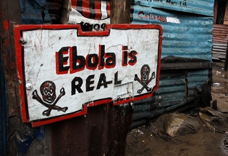Уборщики самолетов аэропорта Нью-Йорка бастовали из-за Эболы