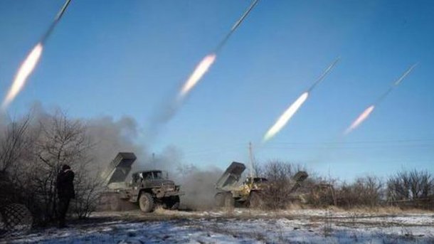 Оккупированный Донецк вновь в эпицентре боевых действий: жители слышат мощную канонаду