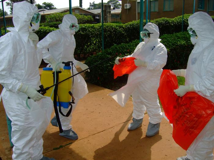 Американцы из-за лихорадки Эбола эвакуируют своих дипломатов из Сьерра-Леоне