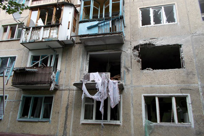 В ходе сегодняшнего обстрела Донецка пострадал Куйбышевский район - разрушено несколько домов