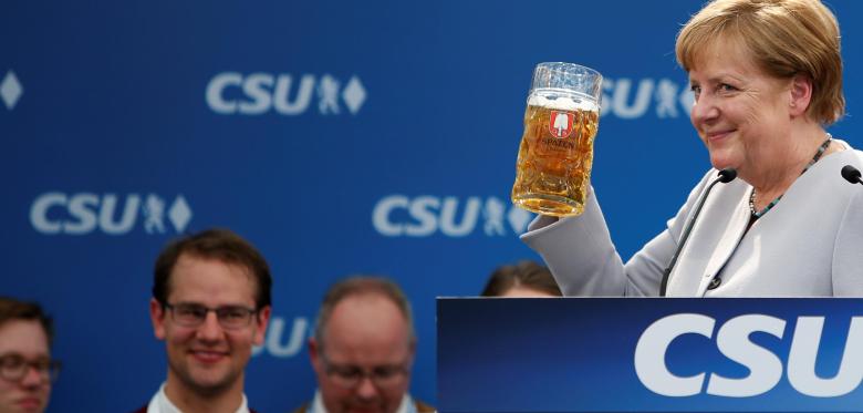Меркель разочаровалась в Трампе: канцлер ФРГ "за бокалом пива" заявила, что теперь Европа должна взять все в свои руки, невзирая на США