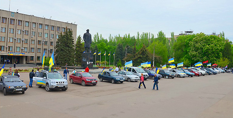 ​В Славянске в День памяти и примирения стартовал автопробег