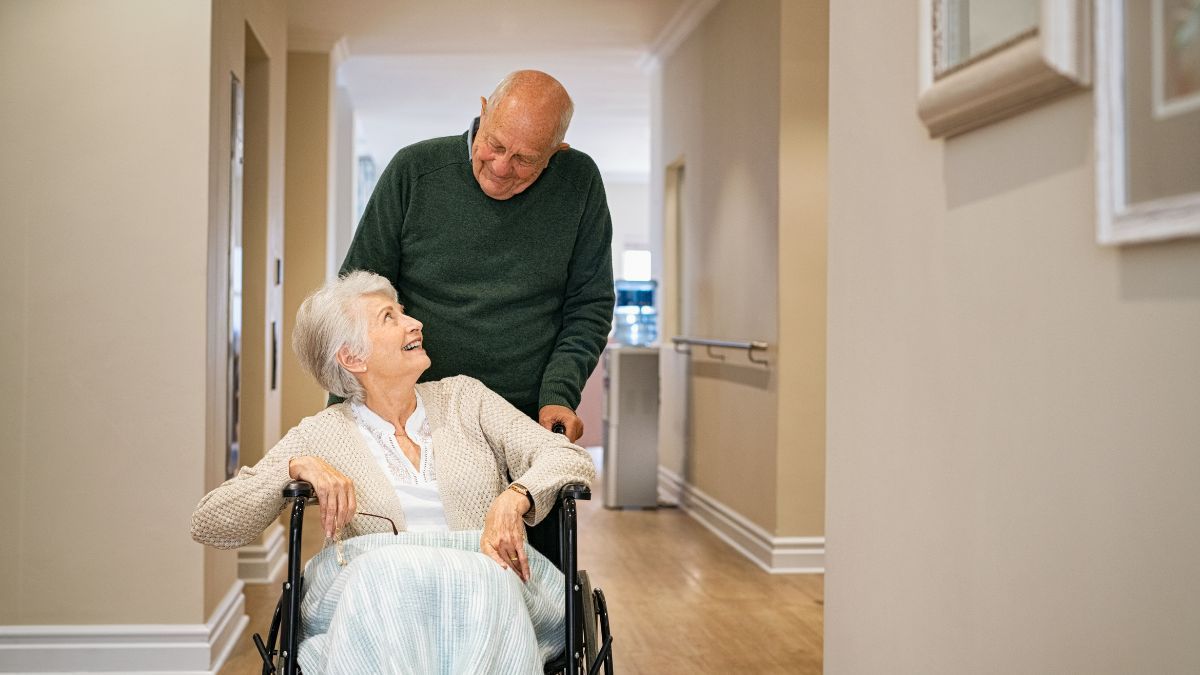 Государство компенсирует украинцам уход за людьми с инвалидностью: как оформить выплаты – ПФУ