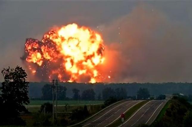 Взрывы боеприпасов под Винницей: Бутусов назвал 4 области Украины, склады в которых россияне будут подрывать следующими