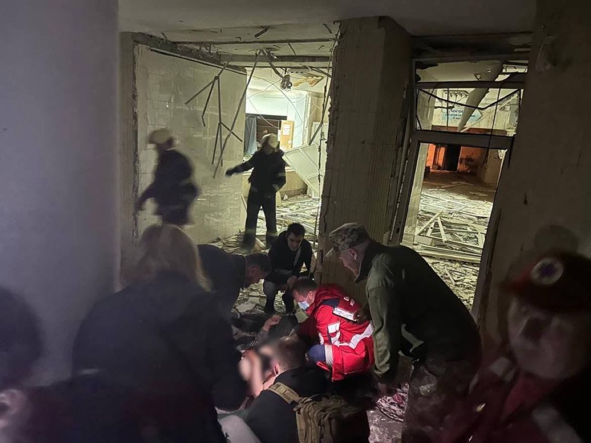 "Укрытие просто не открыли", – киевлянка не смогла попасть в убежище и погибла от обломка ракеты РФ 