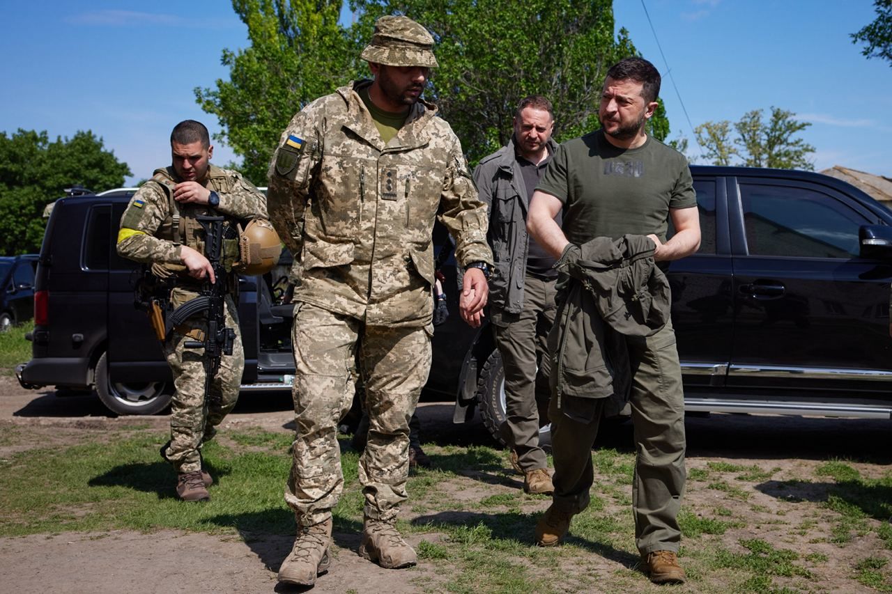 Источник раскрыл, о чем говорит приезд Зеленского в Лисичанск и Соледар