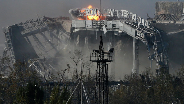 В районе Донецкого аэропорта продолжаются бои