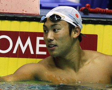 Японского чемпиона мира по плаванию исключили из сборной за кражу видеокамеры