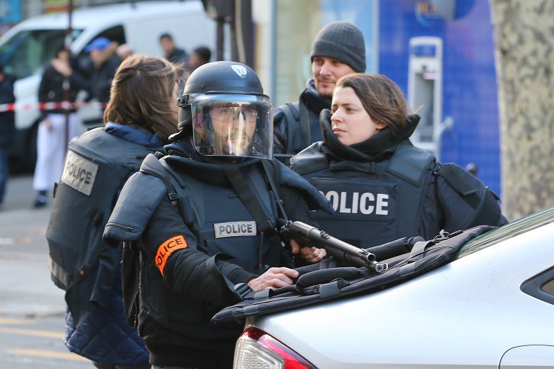 Борьба с нарушителями парковки: французская полиция подорвала оставленный у стадиона Стад-де-Франс автомобиль