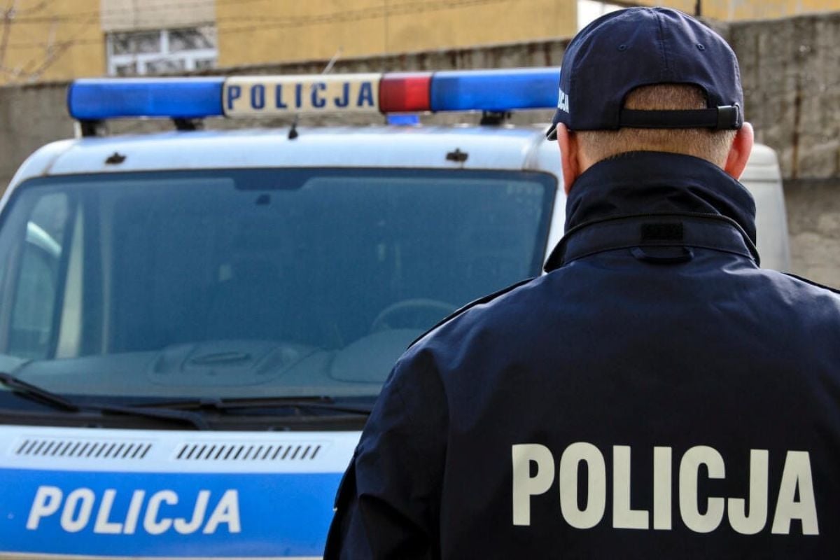 В Познани трое мужчин напали на 60-летнего пассажира, вставшего на защиту украинца