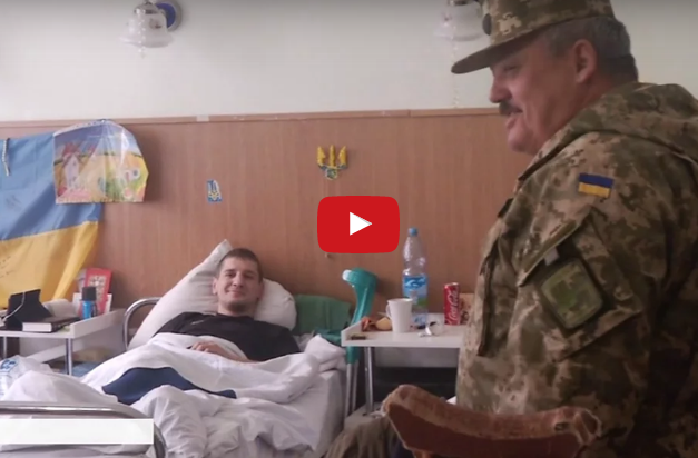Украинские генералы поздравляют раненных АТОшников в госпиталях с Рождеством: солдаты в приятном шоке от визита командиров "сухопутки"