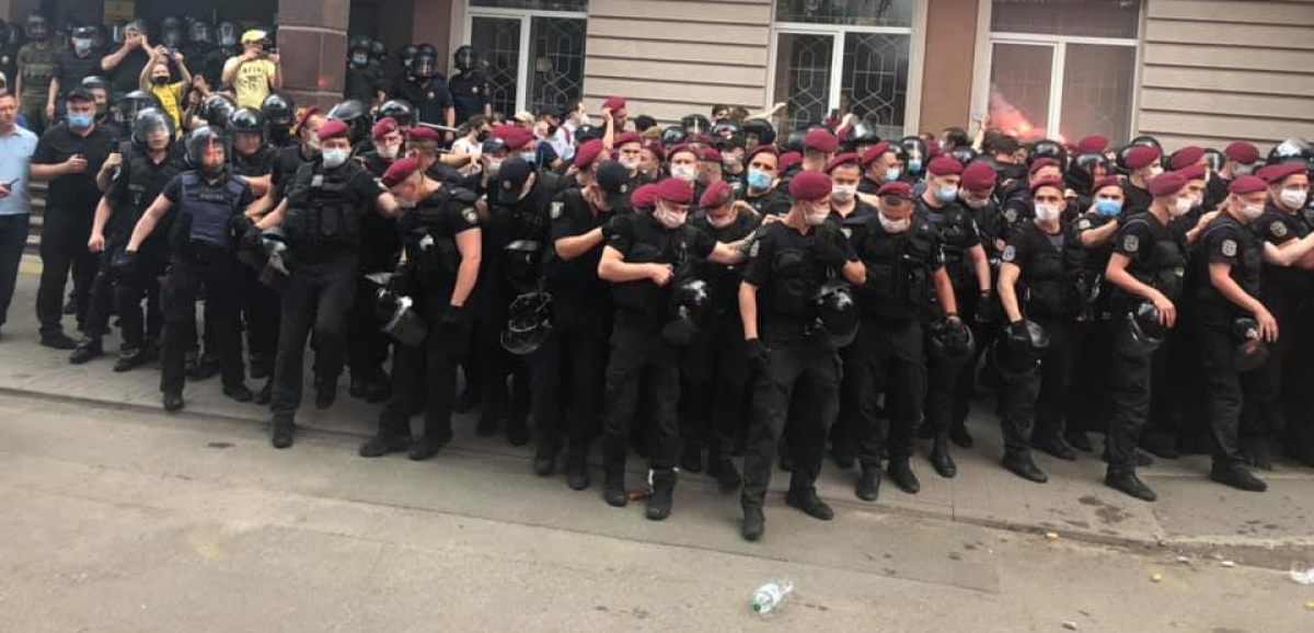 Суд над Стерненко: между полицией и активистами вновь произошли стычки, есть задержанные