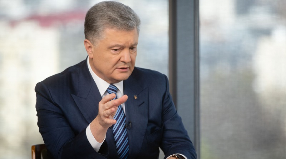 "Нам нужно подставить плечо государству", - Петр Порошенко о борьбе Украины на трех фронтах, детали 