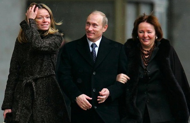 Путин заметает следы: все члены семьи российского президента сменили свои фамилии 