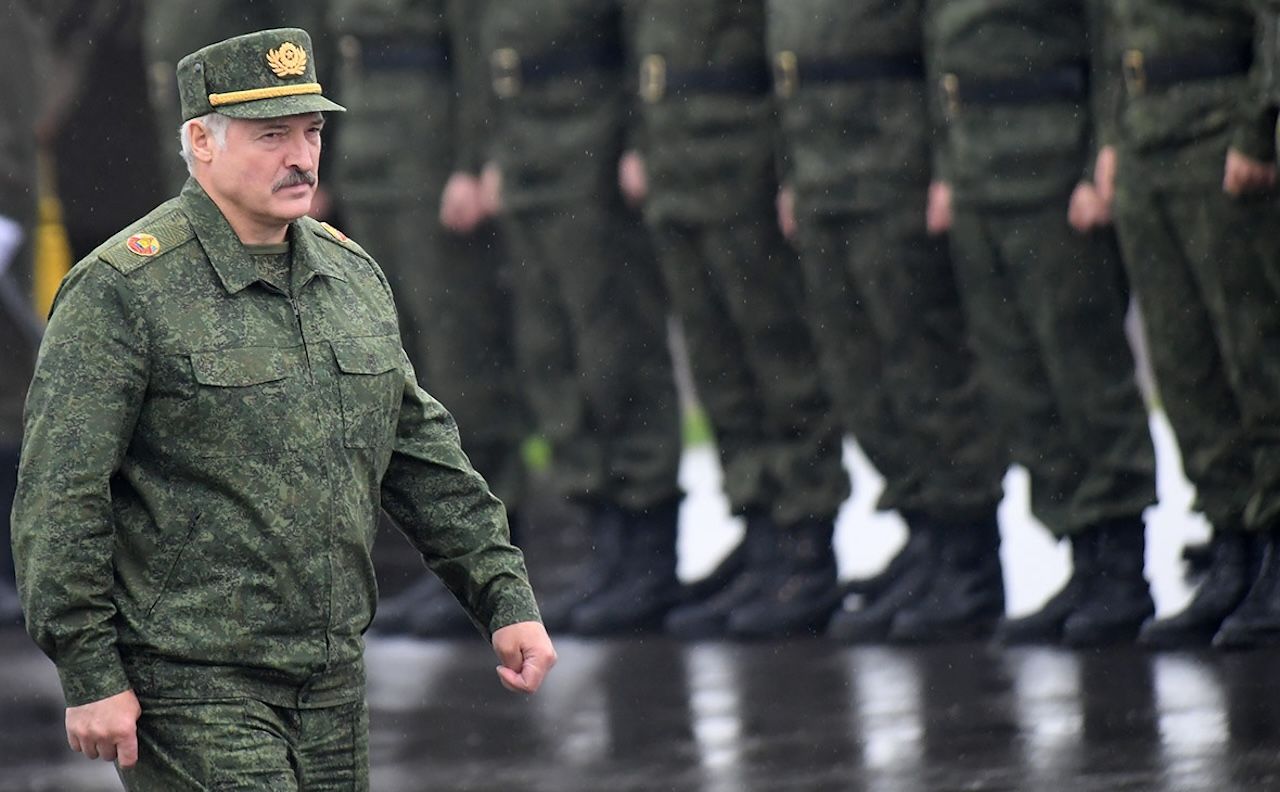 Лукашенко приводит свои войска в повышенную боевую готовность – названа причина