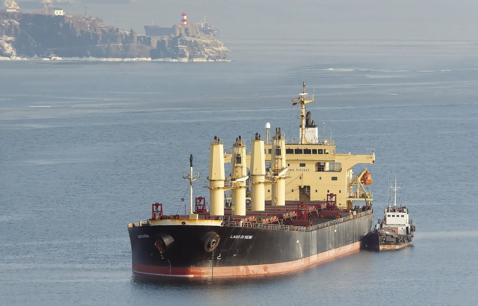 Украина требует от Израиля арестовать корабль с украинским зерном, которое украла Россия