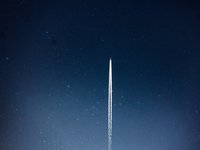 Илон Маск покорил мир: SpaceX запустила на орбиту 60 спутников одновременно - яркие кадры