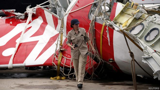 Индонезийские спасатели: Уцелевших людей на месте крушения самолета нет