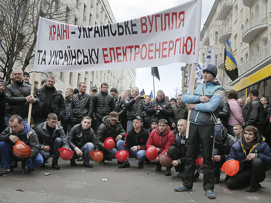 СБУ начала проводить обыски и аресты участников митинга шахтеров под ВР