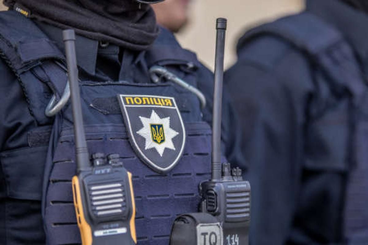 ​В Киеве перекрыто движение по мосту Патона: полиция ищет бомбу