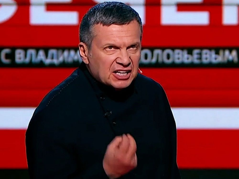 Соловьев устроил скандал, в прямом эфире наорав на Z-блогеров за видео из Украины