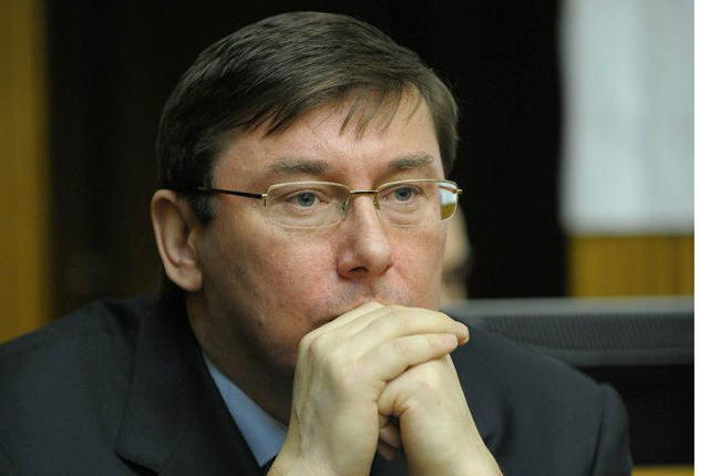 Луценко пообещал не исключать из фракции тех, кто не голосовал за бюджет