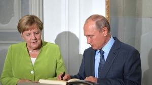 "Вспотевший" Путин дал Меркель гарантии по " Северному потоку - 2"