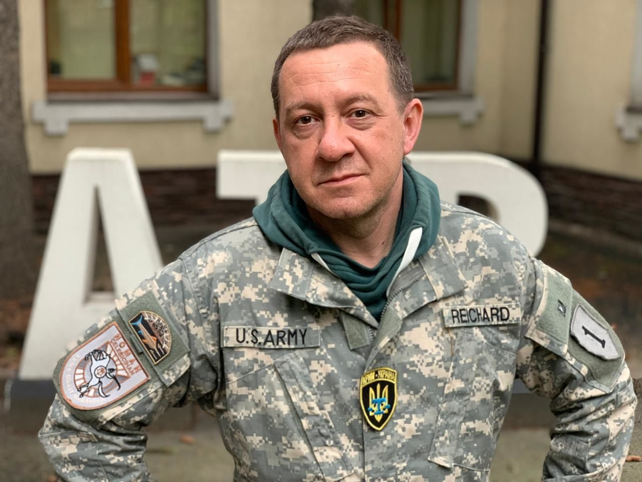 Муждабаев назвал страну, на которую готовится напасть Путин и объяснил, как была выбрана "жертва"