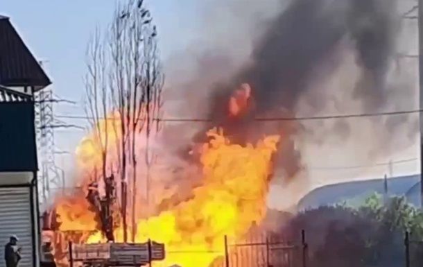 Безпілотники здійснили раптову атаку на Бєлгородську область – горить автозаправка, навколо вогонь і дим