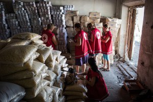 Луганск получил украинскую гуманитарку