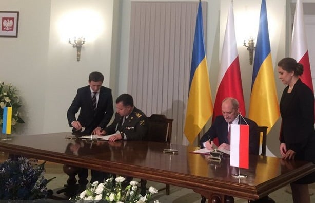 Польша поможет Украине воевать с Россией: в Варшаве подписано долгожданное оборонное соглашение