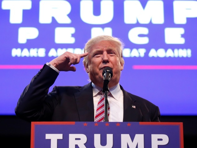 Раздвоение личности клоуна Трампа: "Путин не собирается заходить в Украину… Путин уже в Украине"